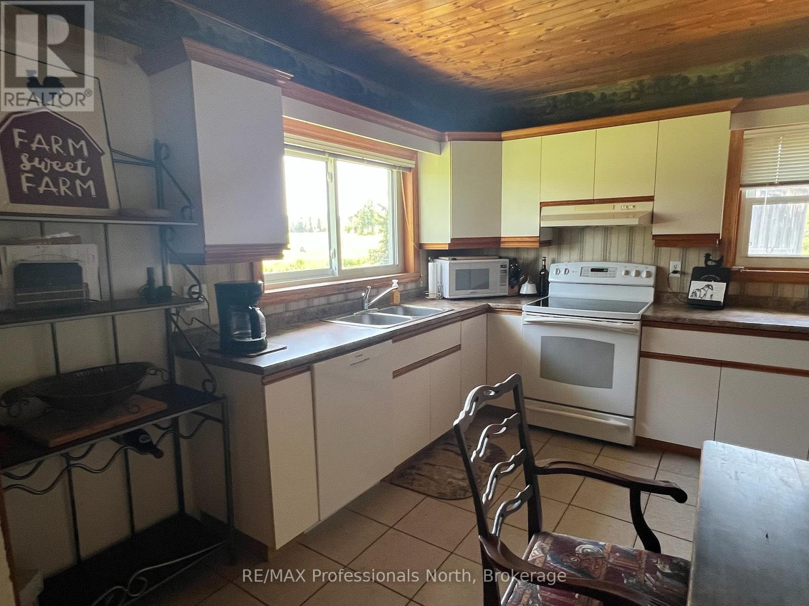 496 Pothier Road, St. Charles, Ontario  P0M 2W0 - Photo 14 - X12246585