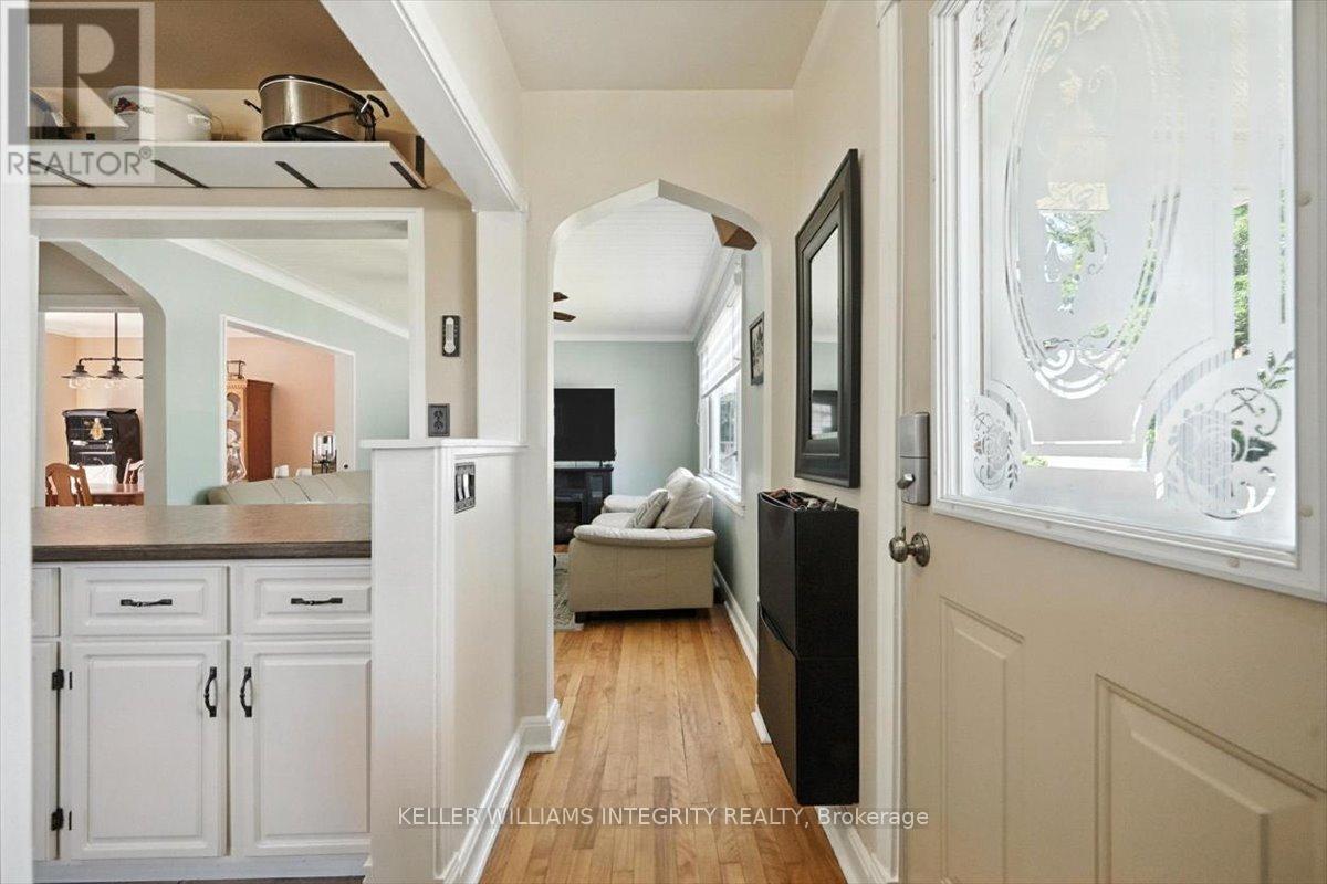 Property at 323 RICHARD CIRCLE image 4