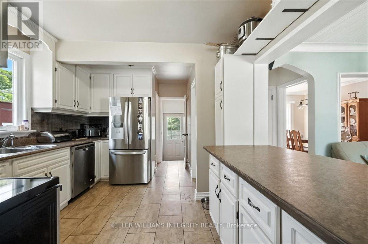 Property at 323 RICHARD CIRCLE image 5