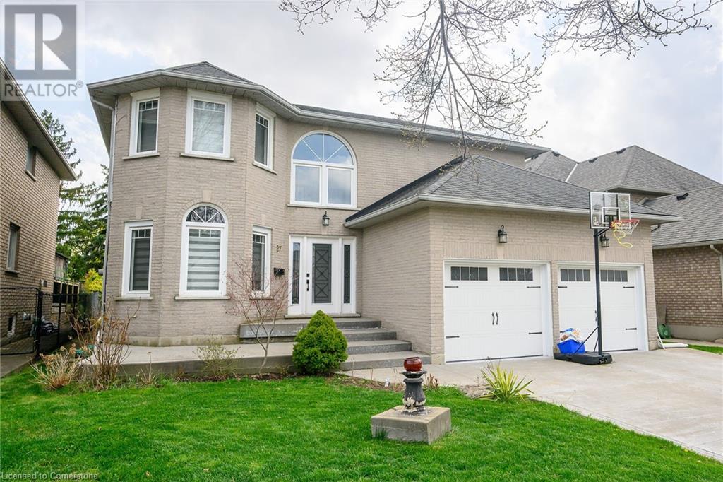 Property at 27 PROMENADE Drive image 2