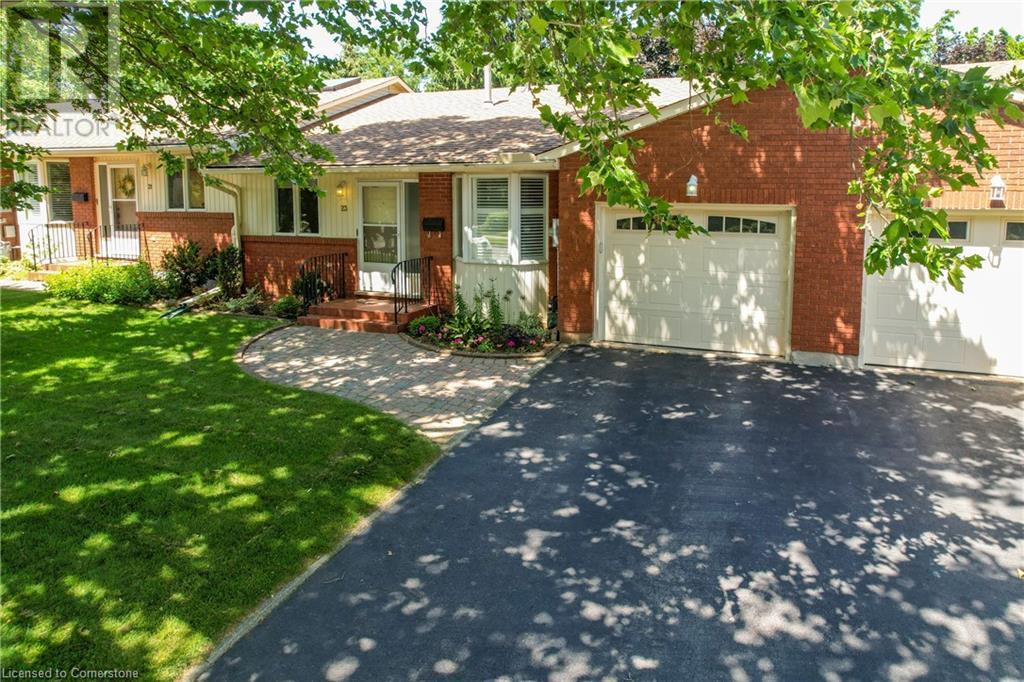 Property at 23 ROBINSON Street N image 2