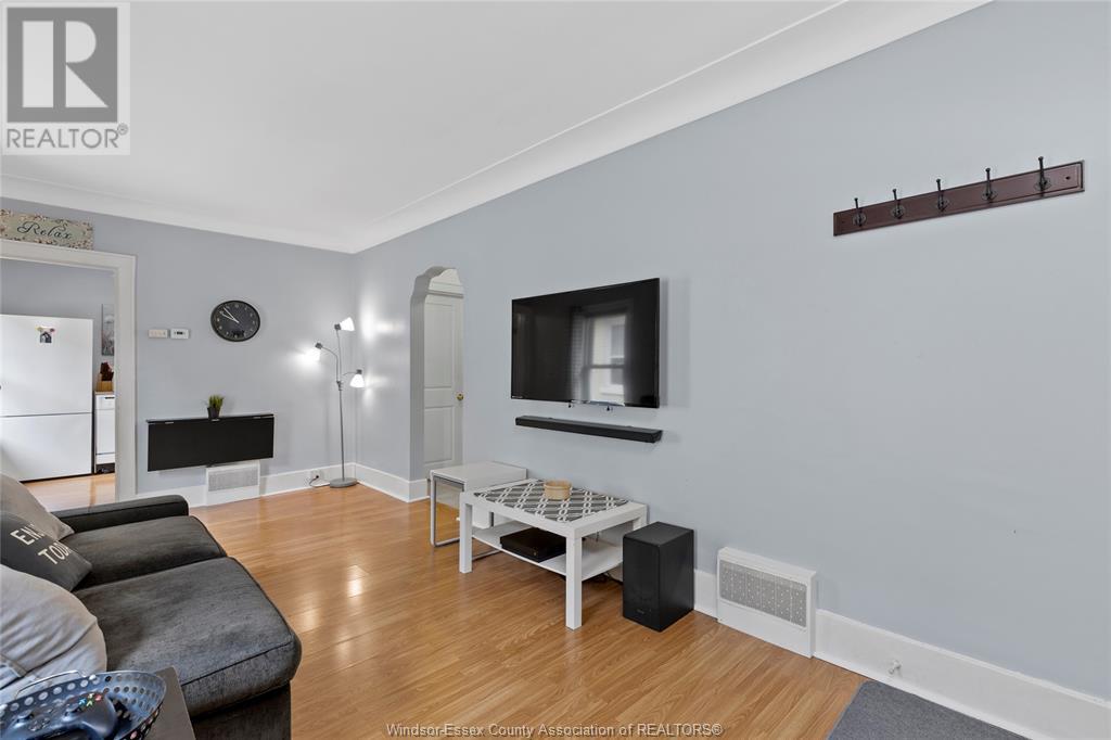 Property at 947 JOSEPHINE image 5