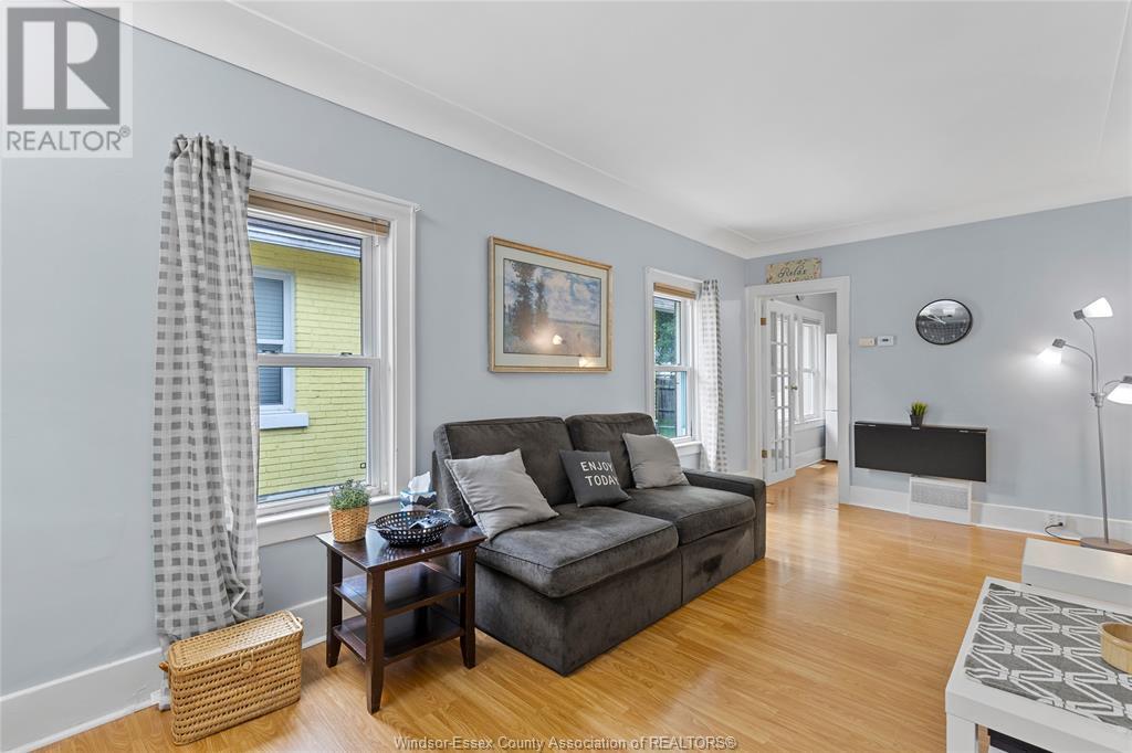 Property at 947 JOSEPHINE image 4