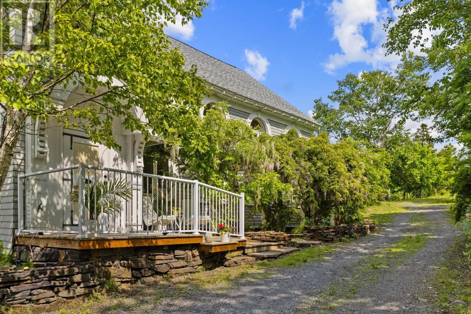 Property at 4 York Redoubt Crescent image 3