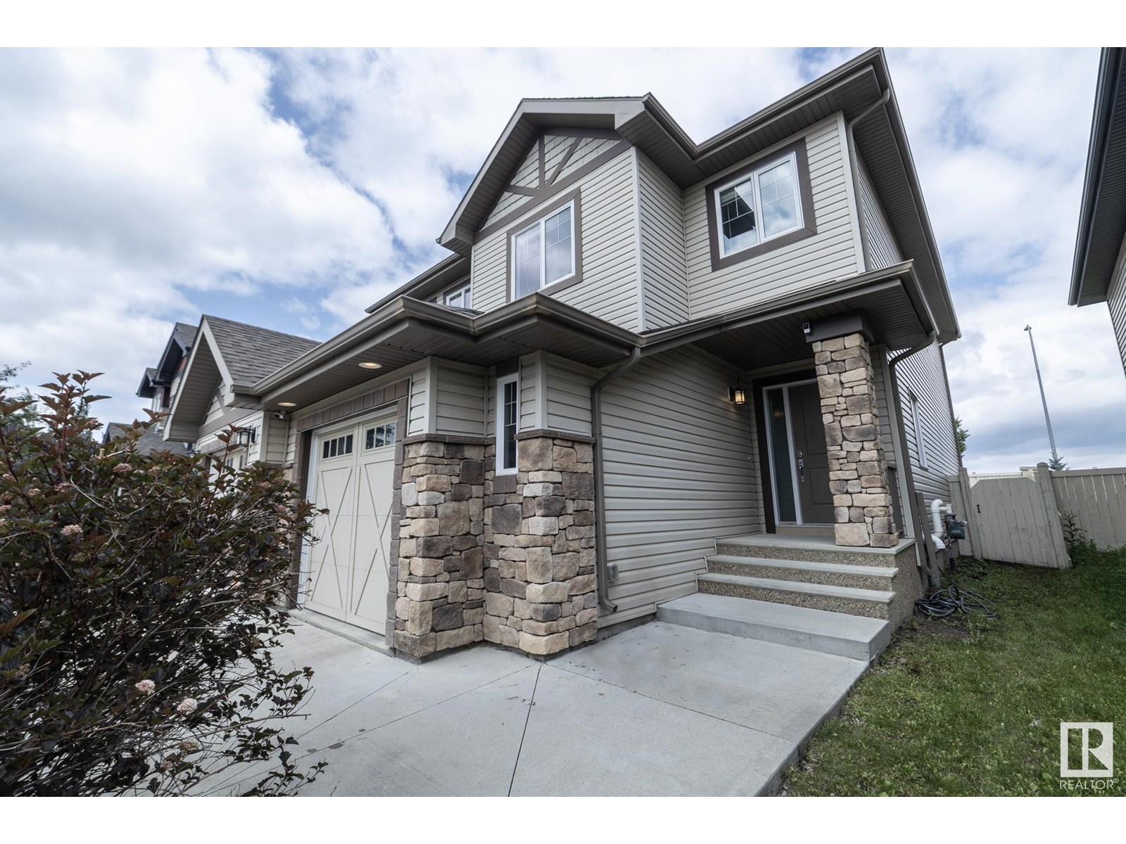 Property at 16116 10 AV SW image 1