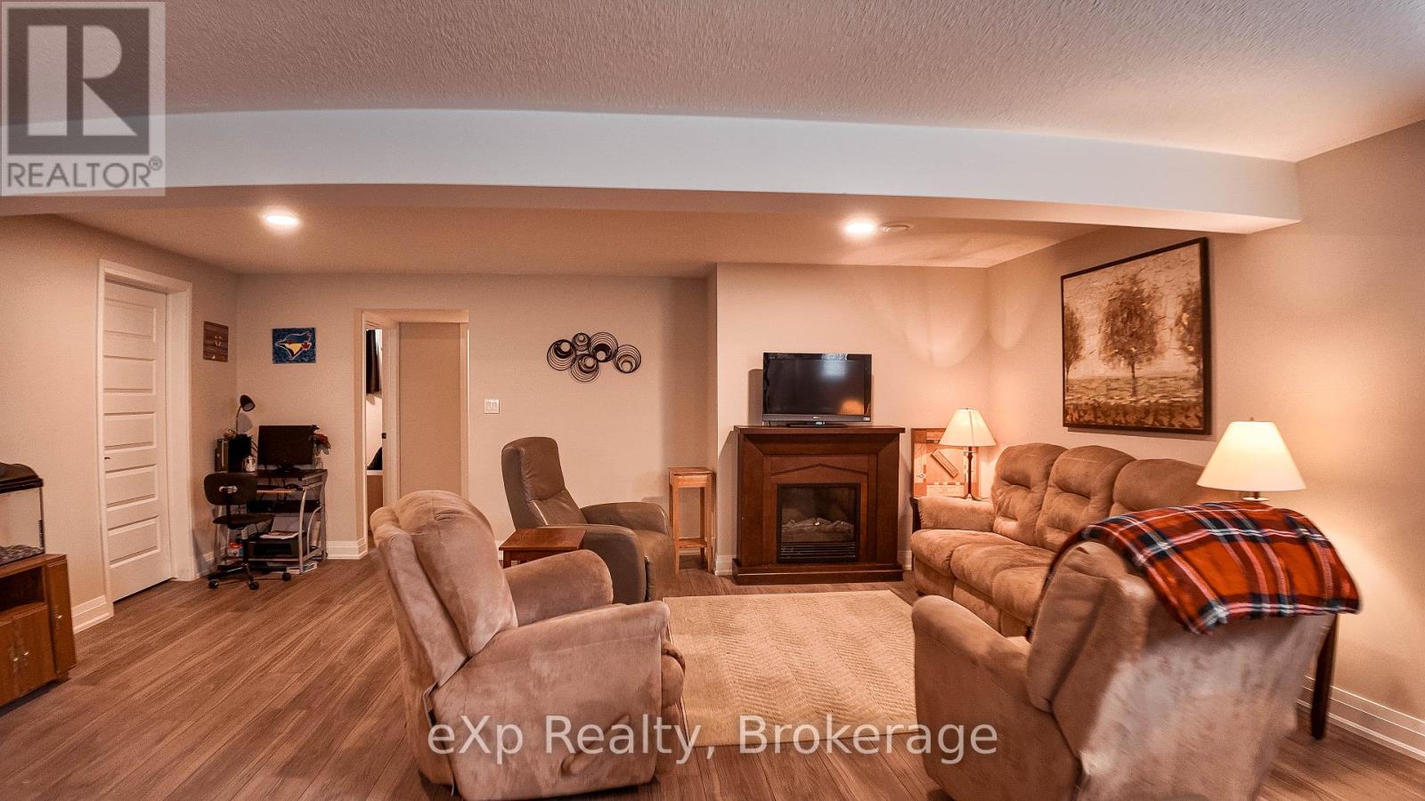 628 26th Avenue, Hanover, Ontario  N4N 0C2 - Photo 32 - X12076706