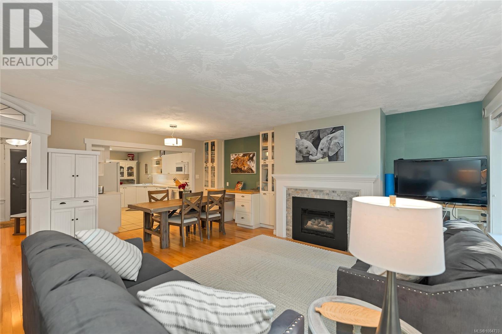 Property at 30 850 Parklands Dr image 2