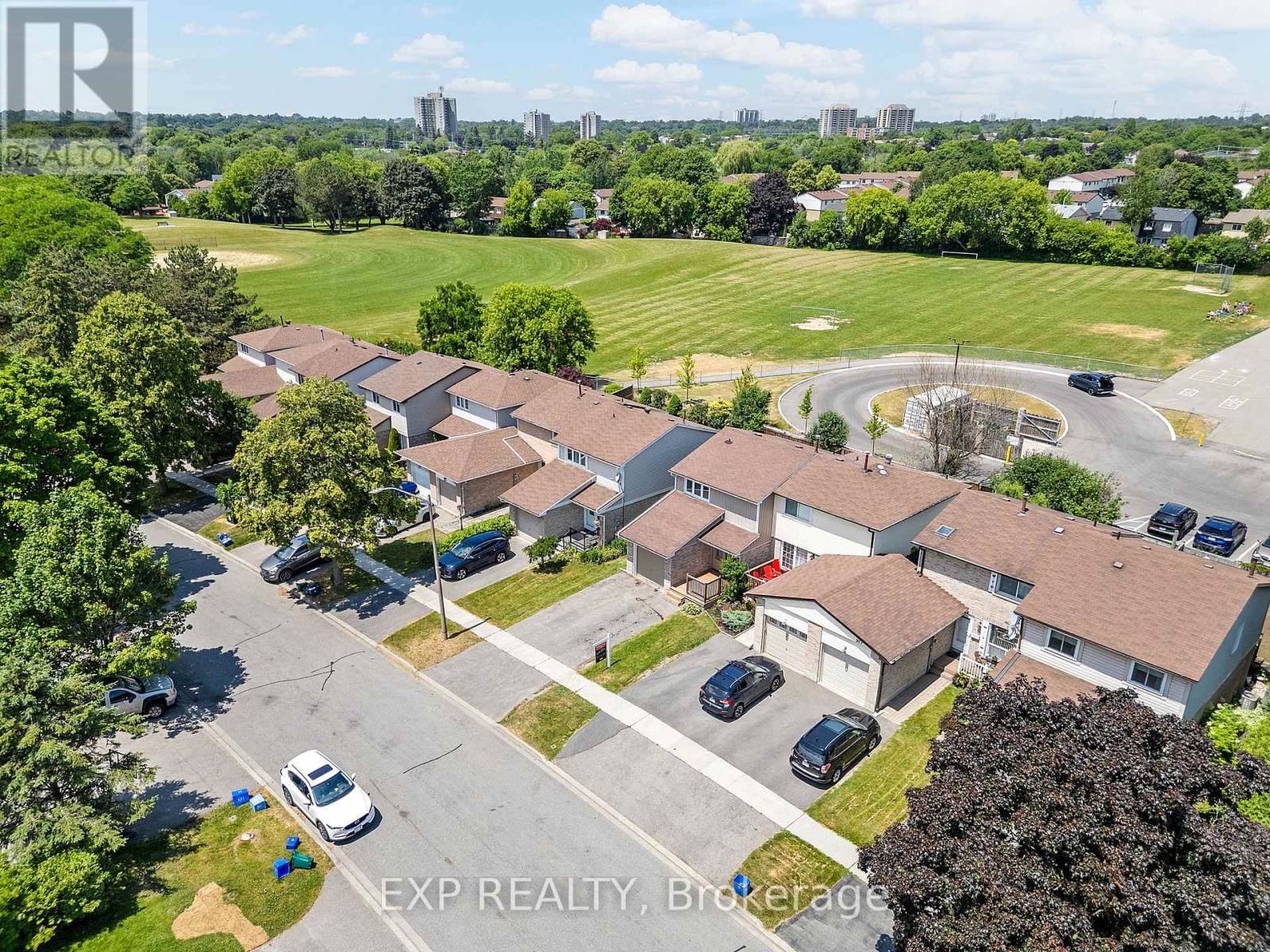 Property at 913 GENTRY CRESCENT image 3