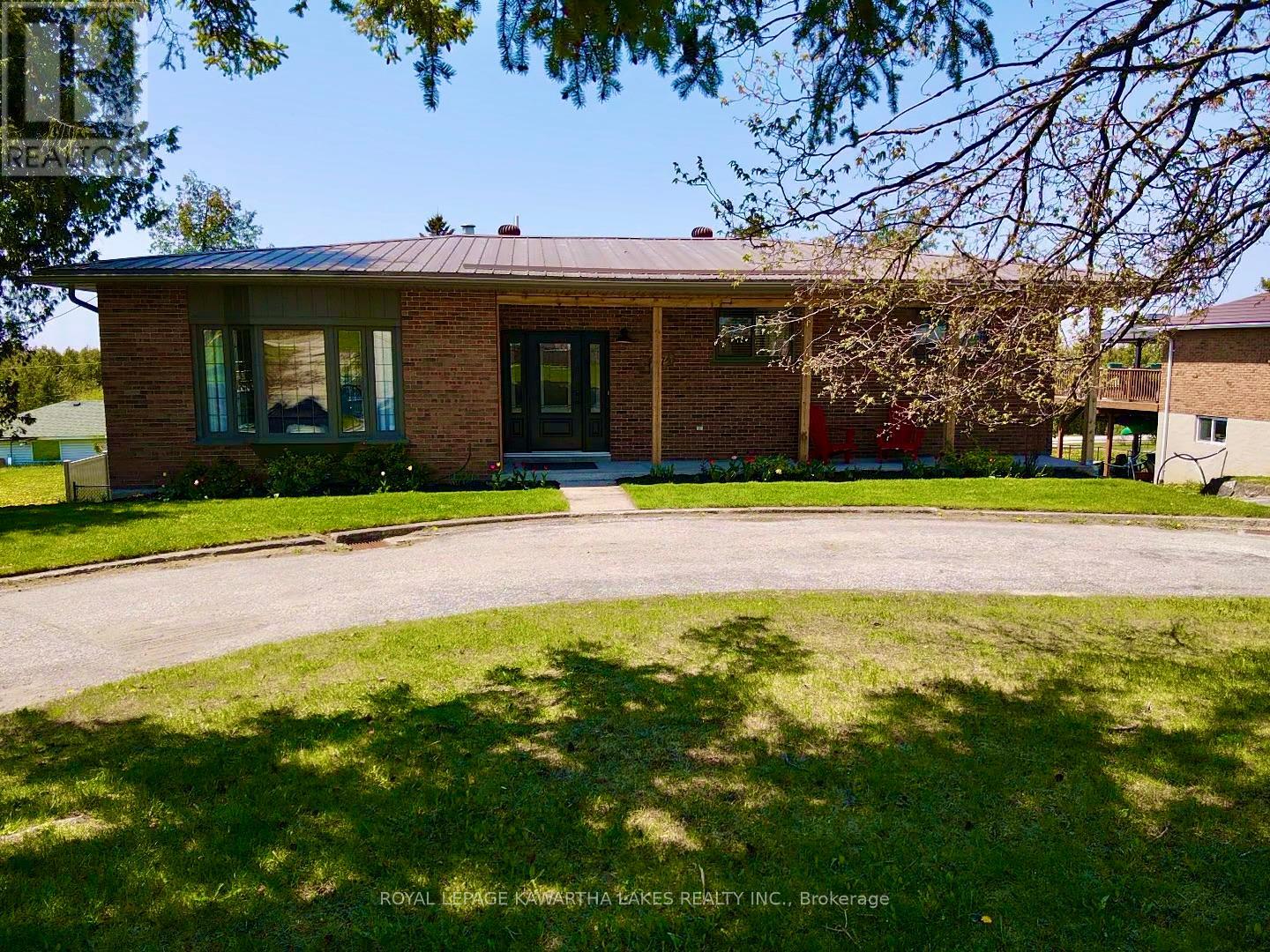 Property at 674 OSBORNE STREET image 2