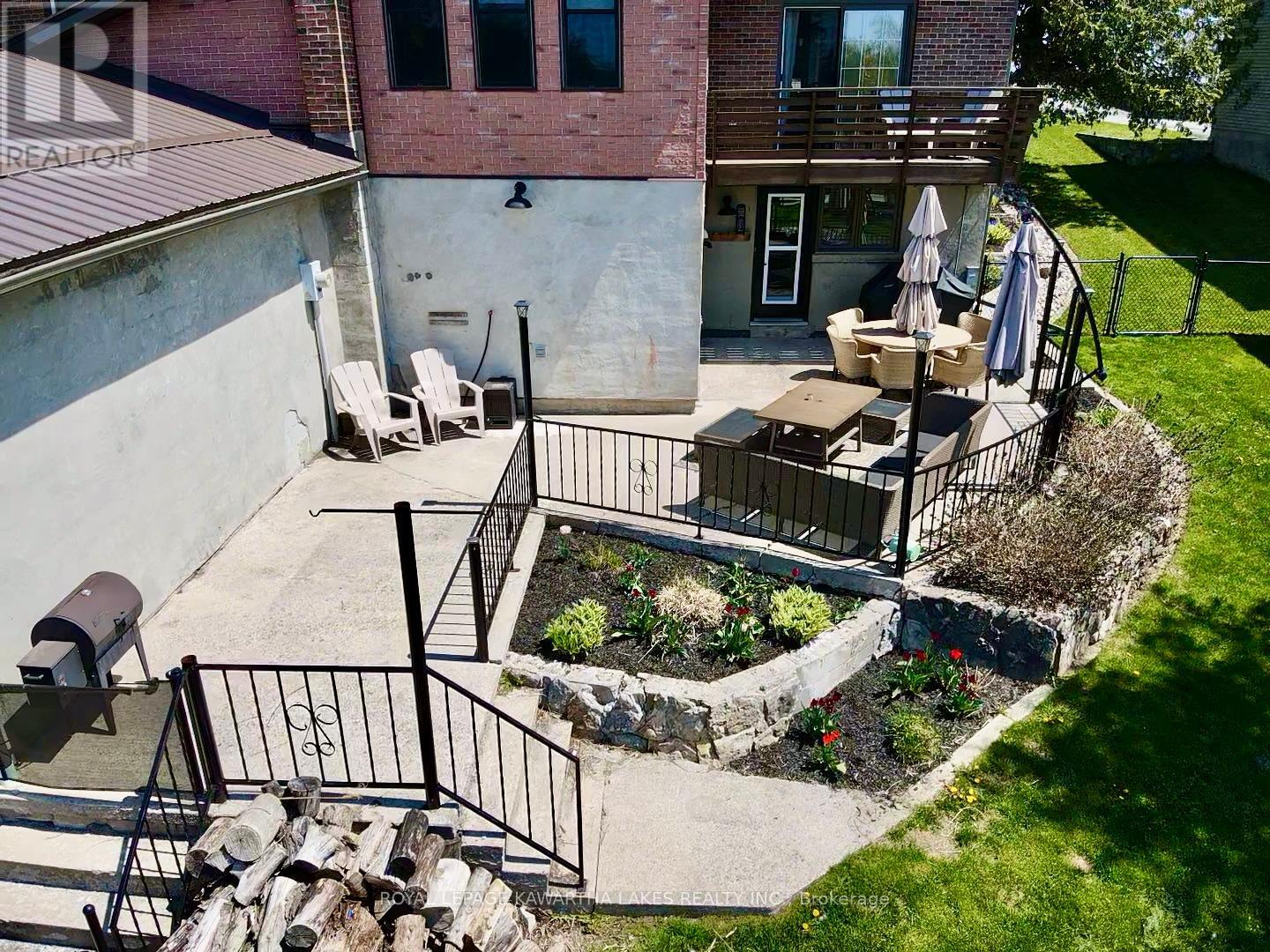 Property at 674 OSBORNE STREET image 5
