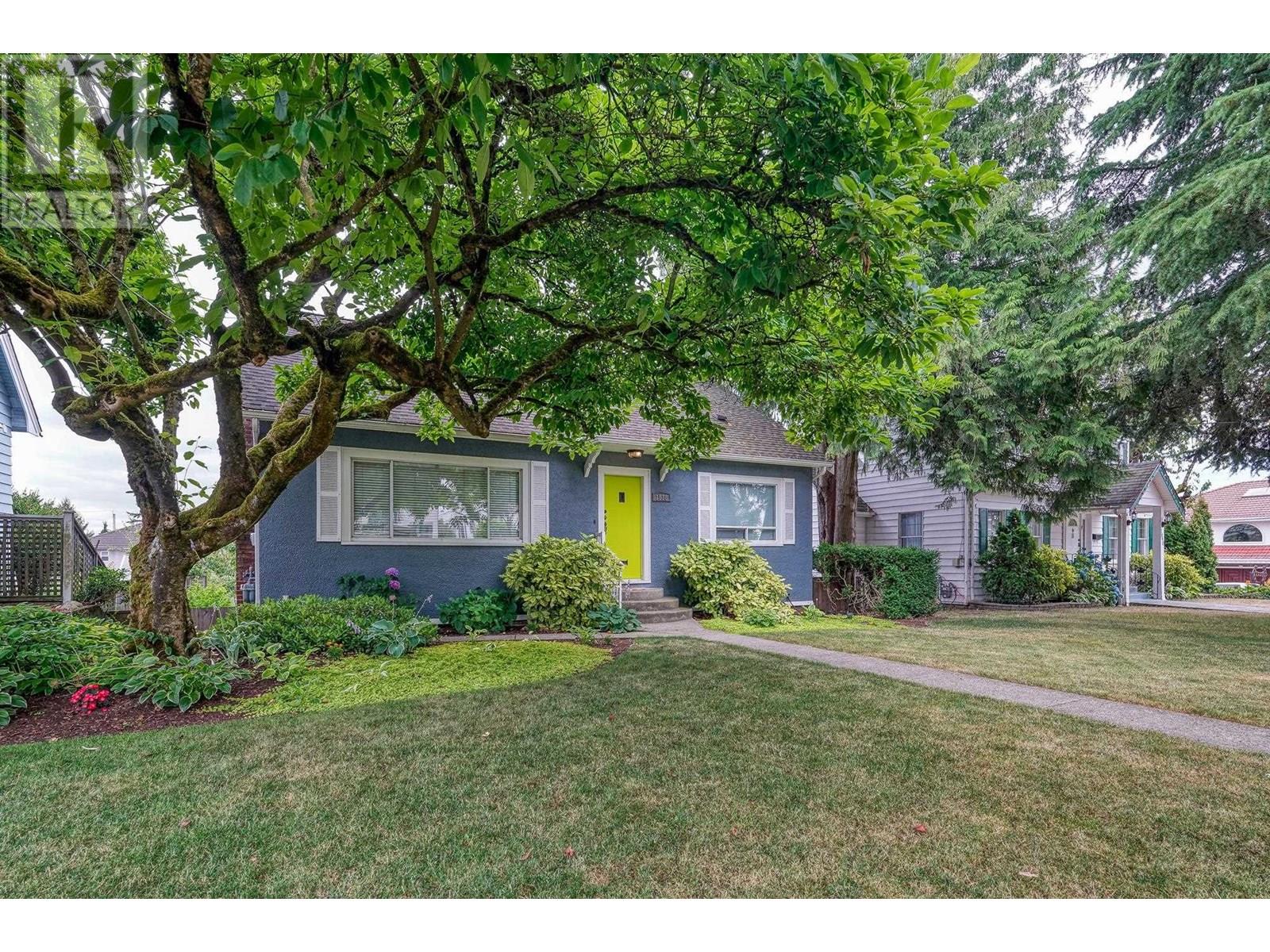 1838 EDINBURGH STREET, new westminster, British Columbia V3M2X3