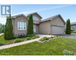 68 Maplehurst Crescent, Prince Edward County (Wellington Ward), Ca