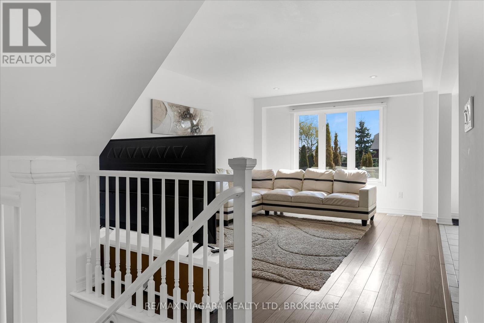 Property at 187 CARDINAL CRESCENT image 3