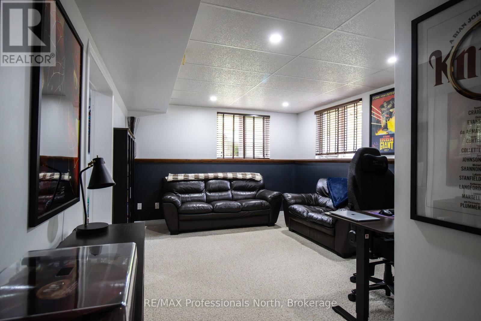 36 B Spencer Street, Bracebridge, Ontario  P1L 1E1 - Photo 17 - X12246615