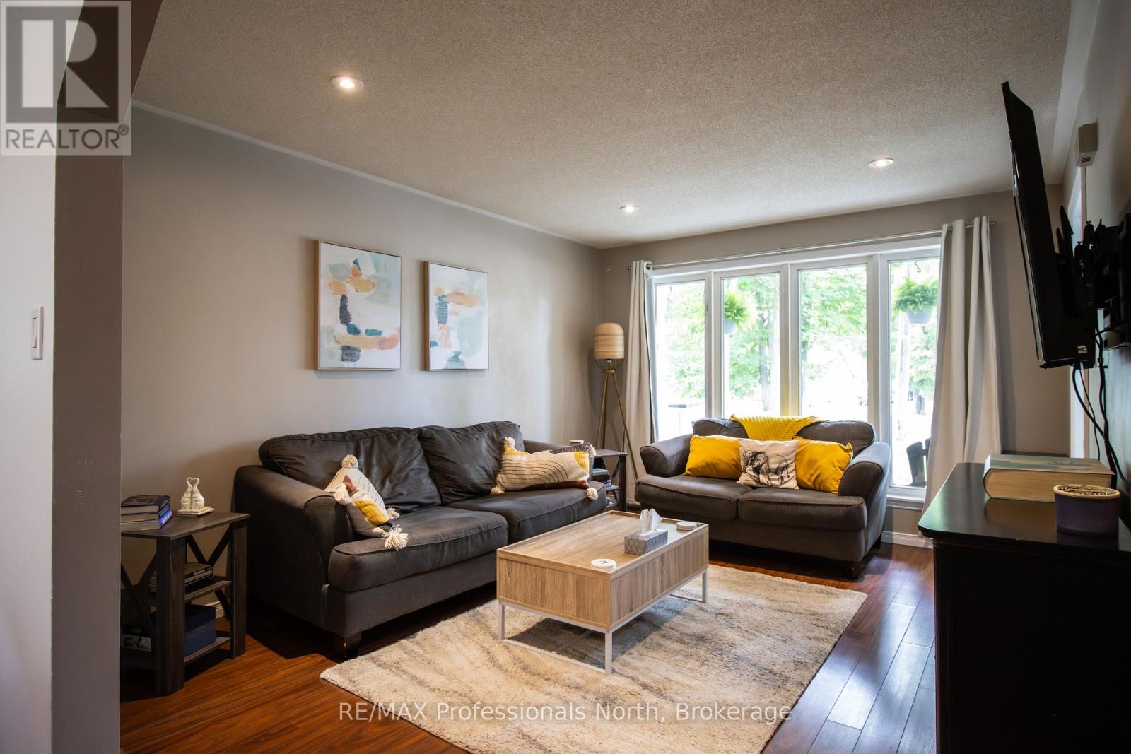 36 B Spencer Street, Bracebridge, Ontario  P1L 1E1 - Photo 5 - X12246615