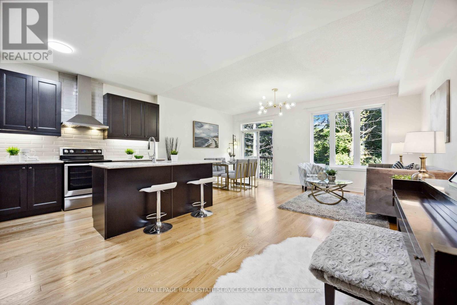 Property at 92 RADIAL DRIVE image 3