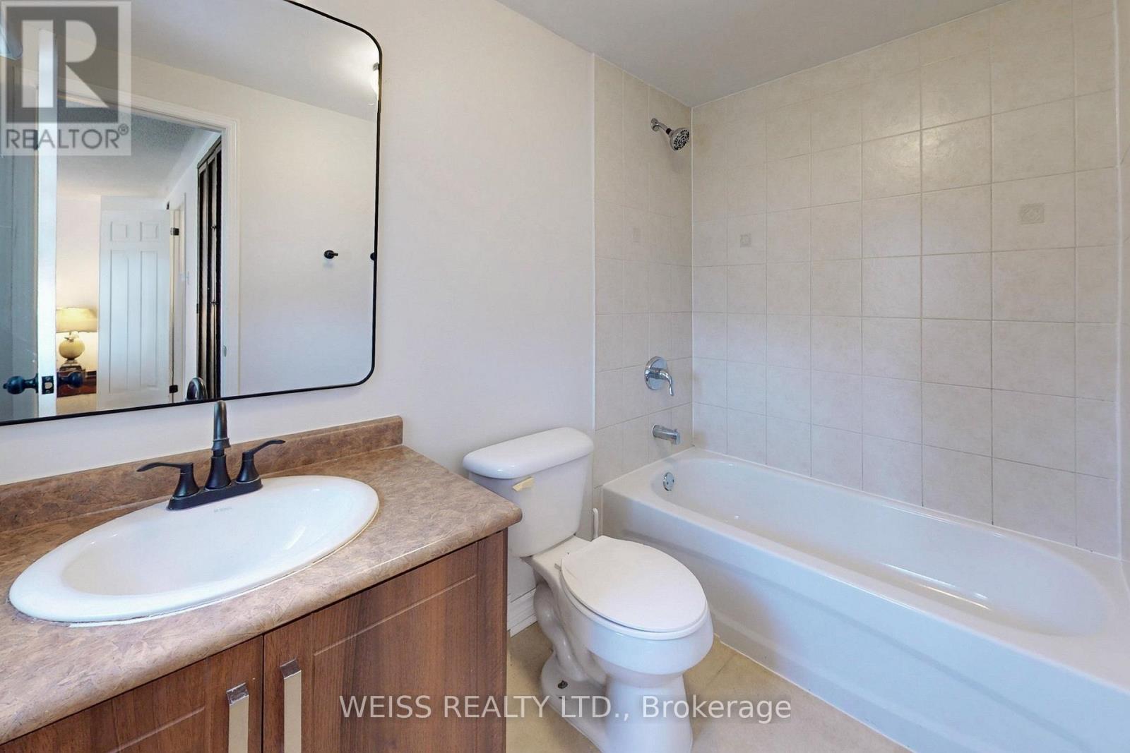 69 Wooliston Crescent, Brampton, Ontario  L6Y 4J4 - Photo 25 - W12246440