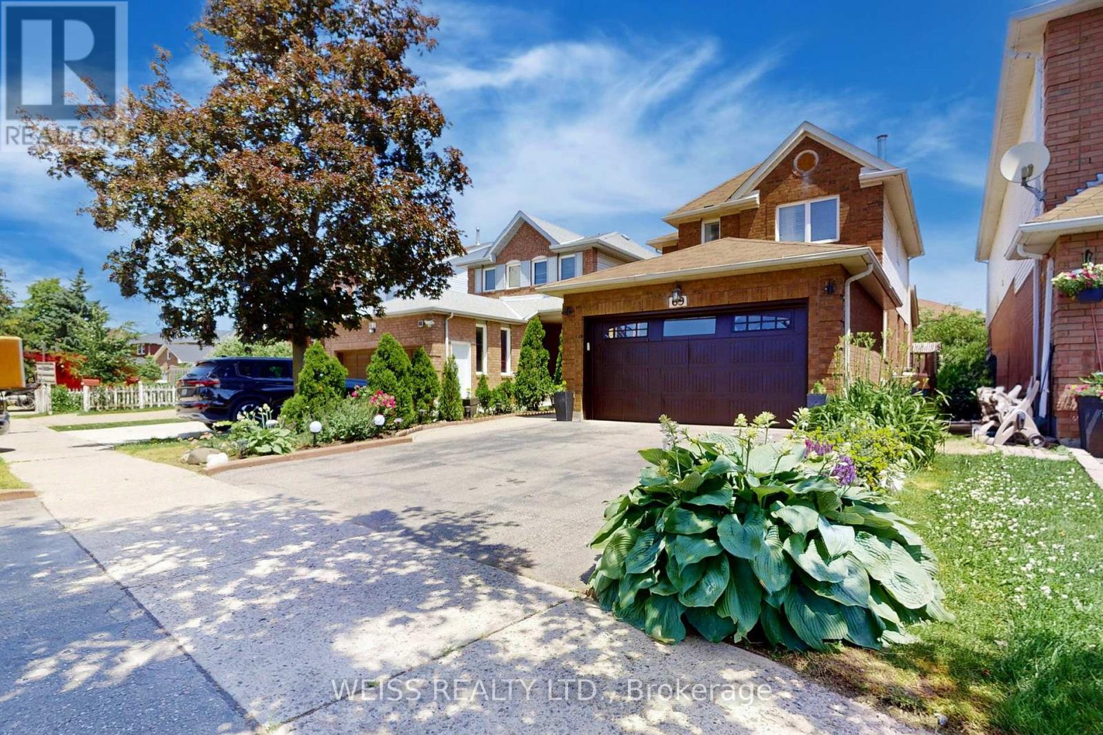 Property at 69 WOOLISTON CRESCENT image 3