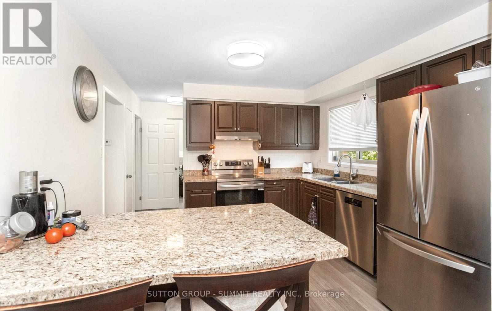 28 Storey Drive, Halton Hills, Ontario  L7J 2S9 - Photo 10 - W12246496