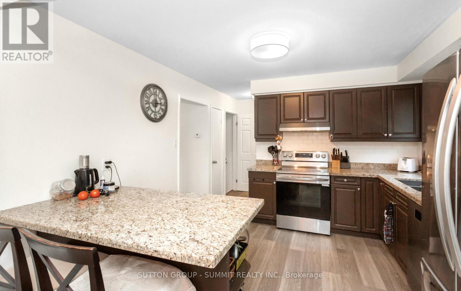 28 Storey Drive, Halton Hills, Ontario  L7J 2S9 - Photo 11 - W12246496