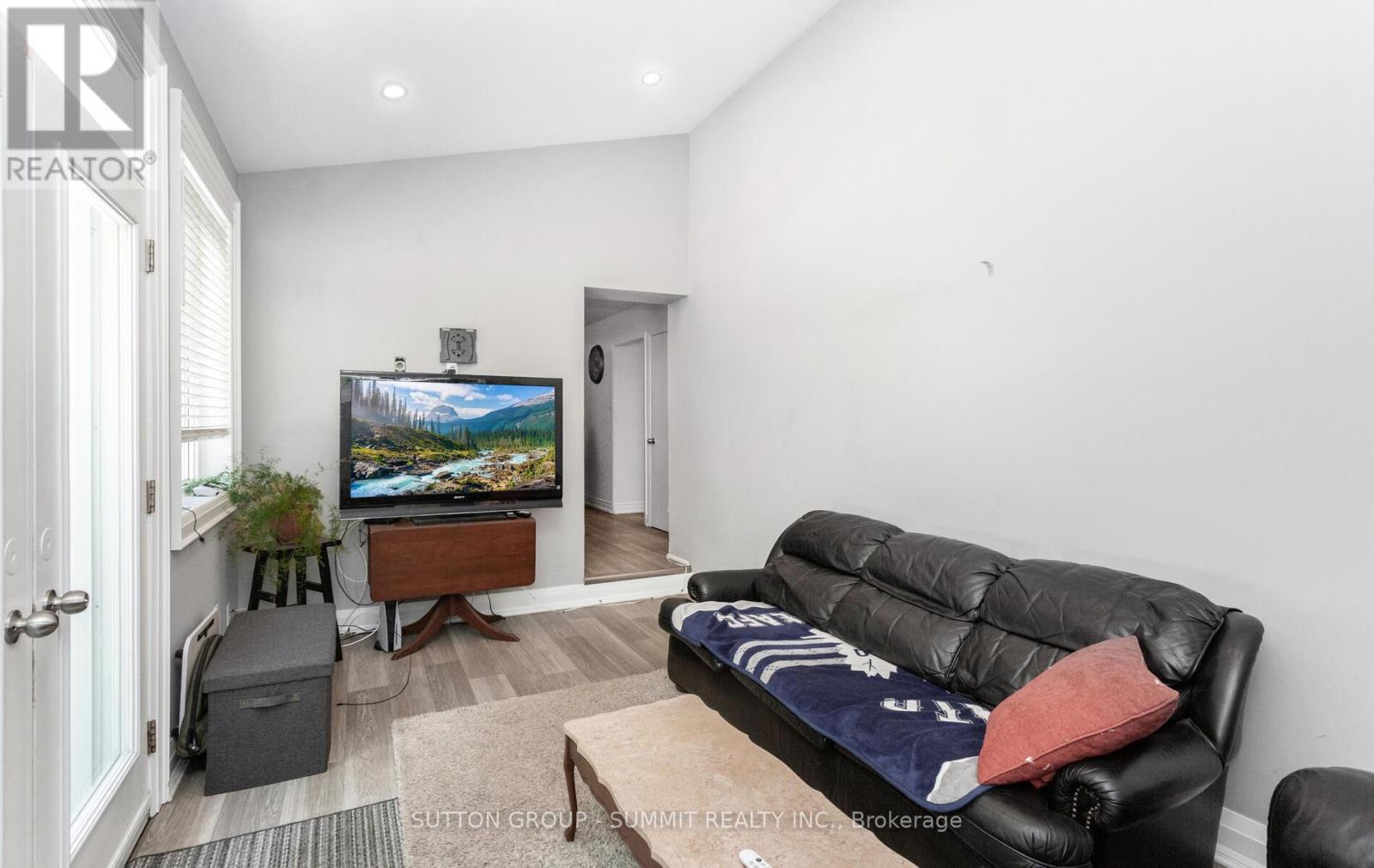 28 Storey Drive, Halton Hills, Ontario  L7J 2S9 - Photo 14 - W12246496