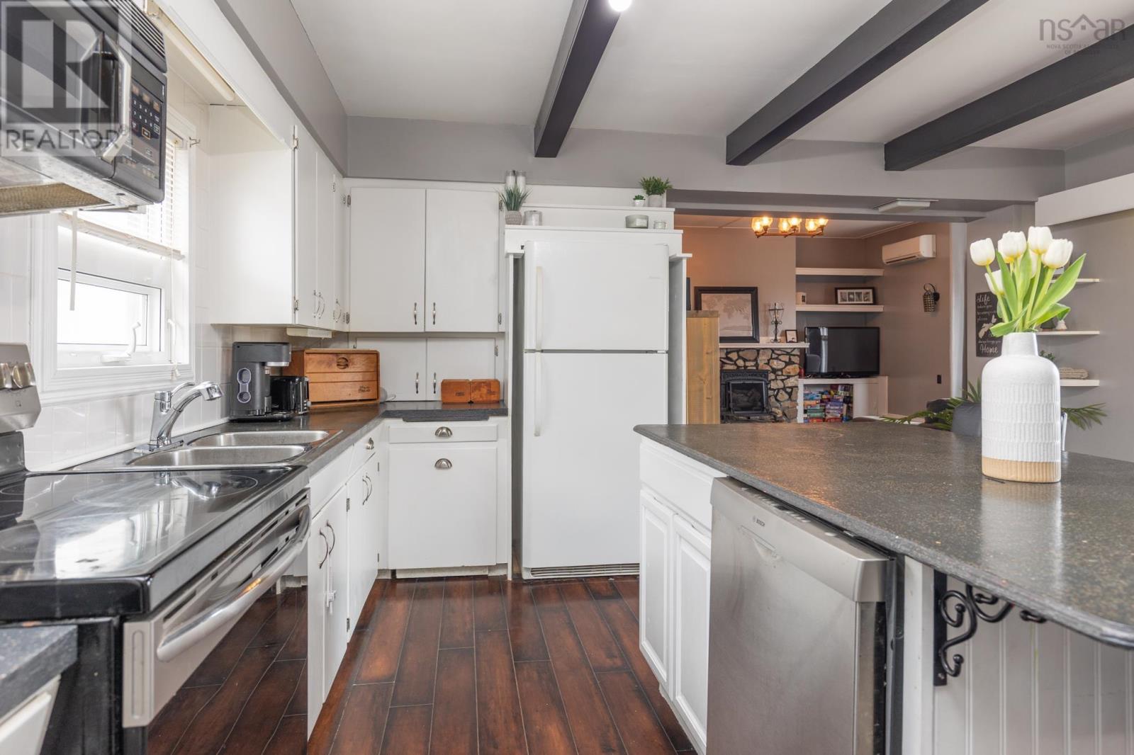 22 Baker Street, Yarmouth, Nova Scotia  B5A 2W9 - Photo 15 - 202507739