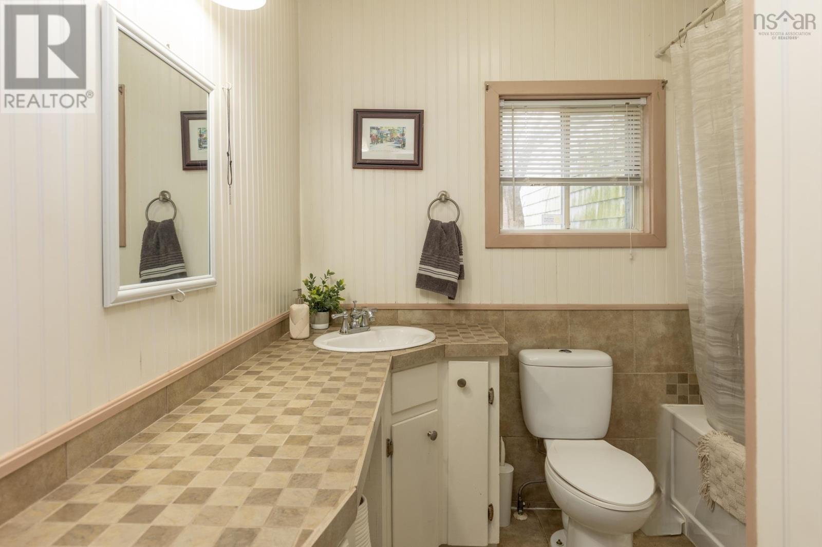 22 Baker Street, Yarmouth, Nova Scotia  B5A 2W9 - Photo 17 - 202507739