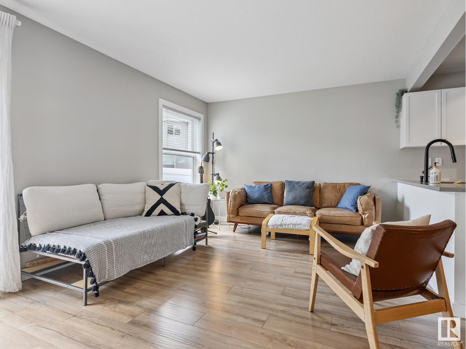 Property at #120 150 EDWARDS DR SW image 5