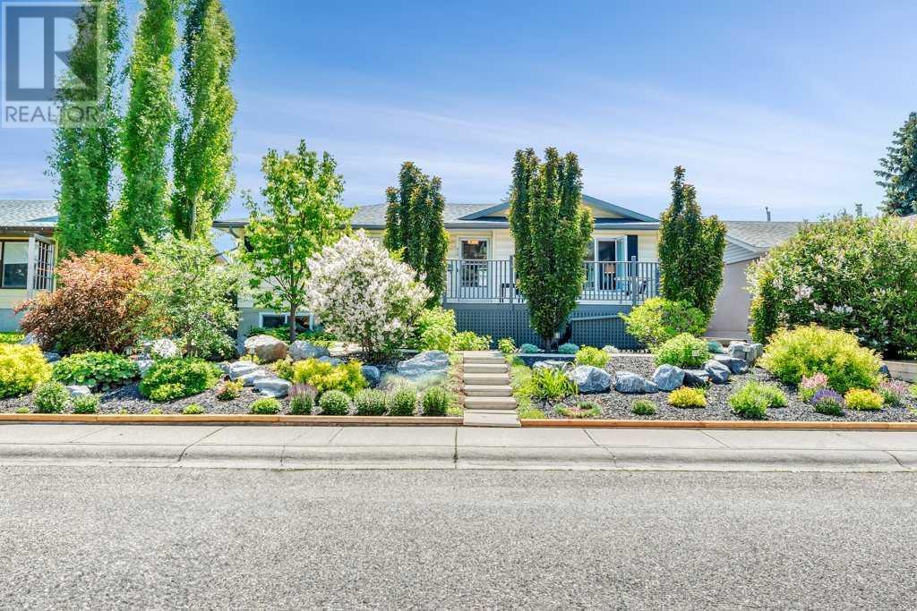 Property at 219 Huntcroft Road NE image 1