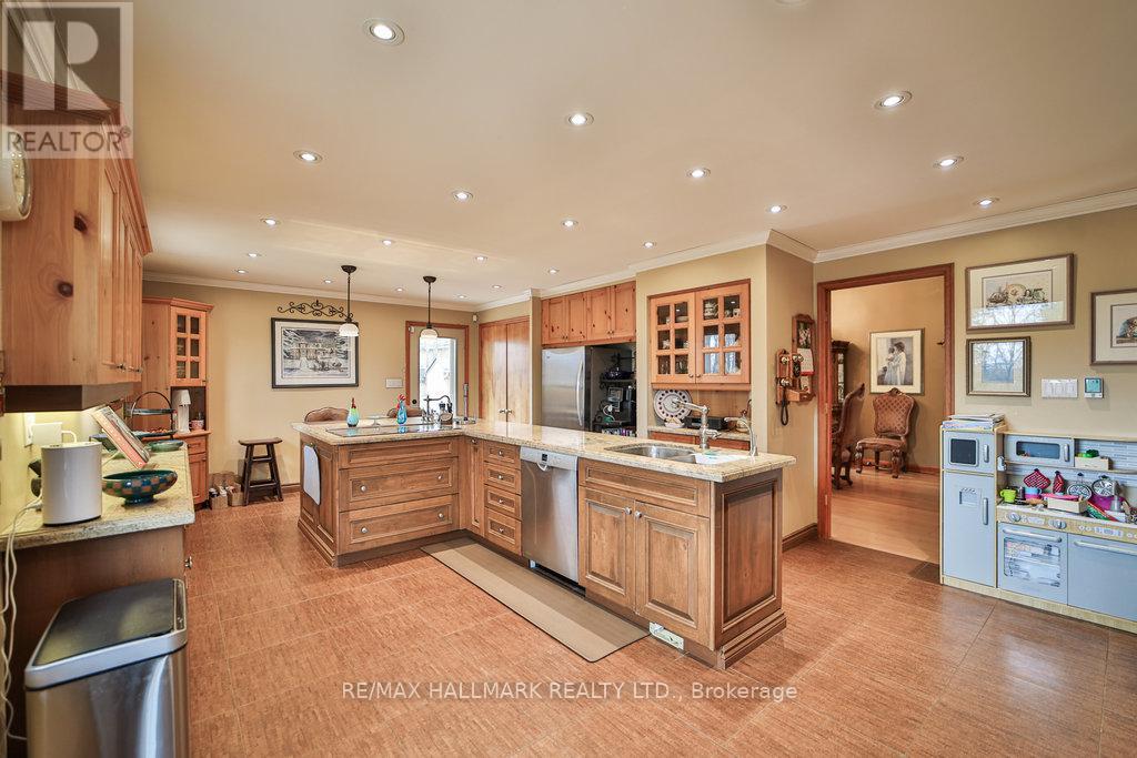 14728 Heritage Road, Caledon, Ontario  L7C 1T7 - Photo 14 - W12036775