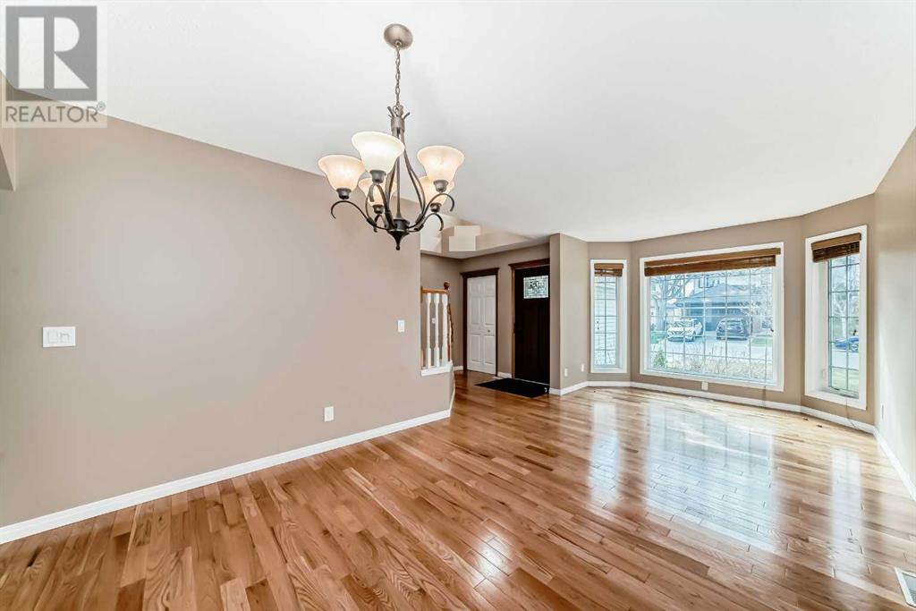 Property at 161 Douglasview Rise SE image 5