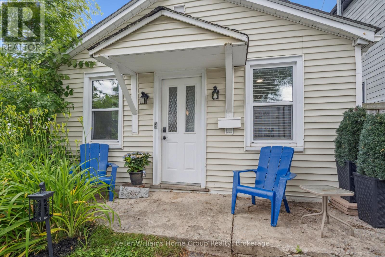 Property at 179 ANGELENE STREET image 2
