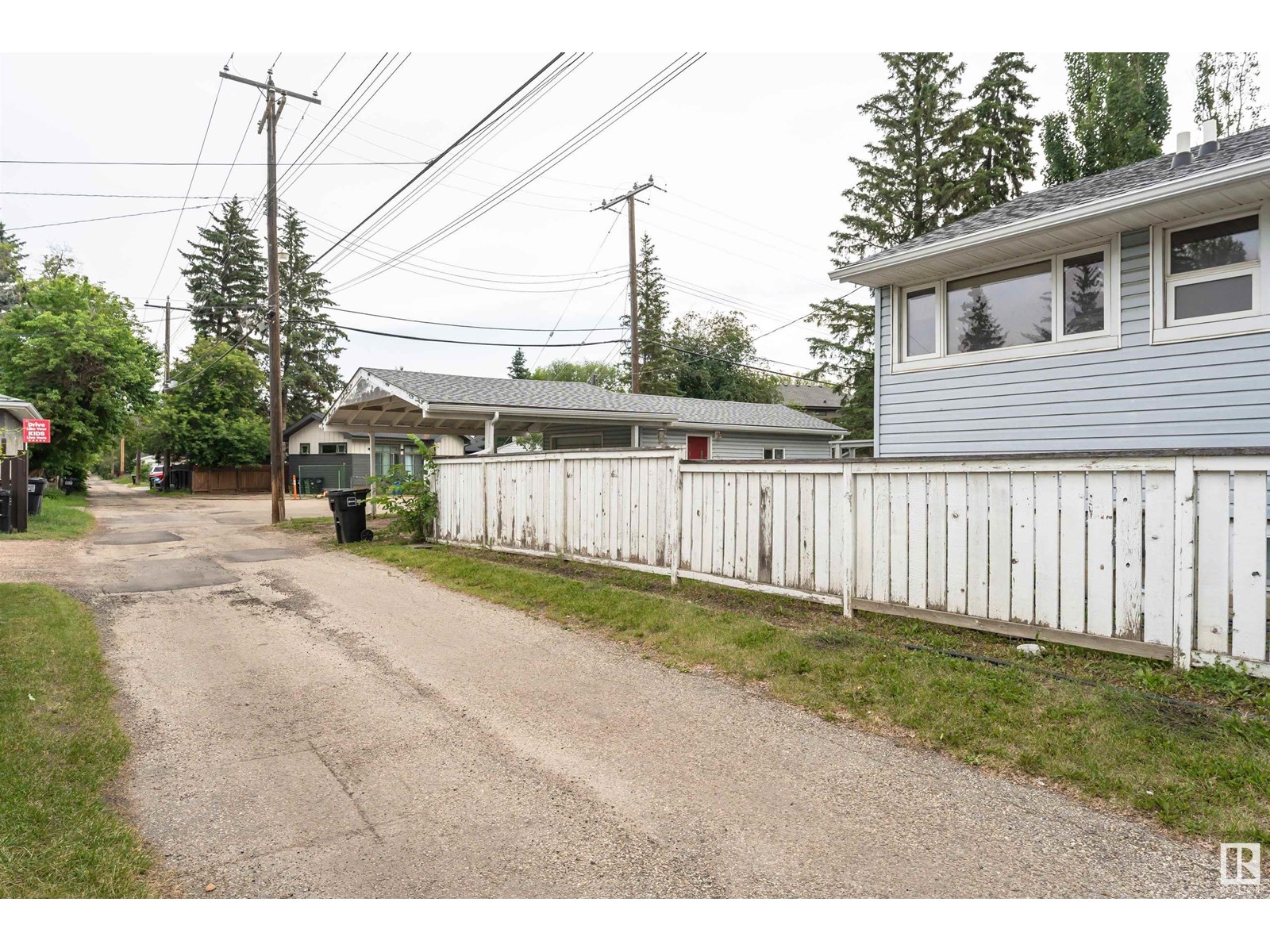 Property at 14732 91 AV NW image 3