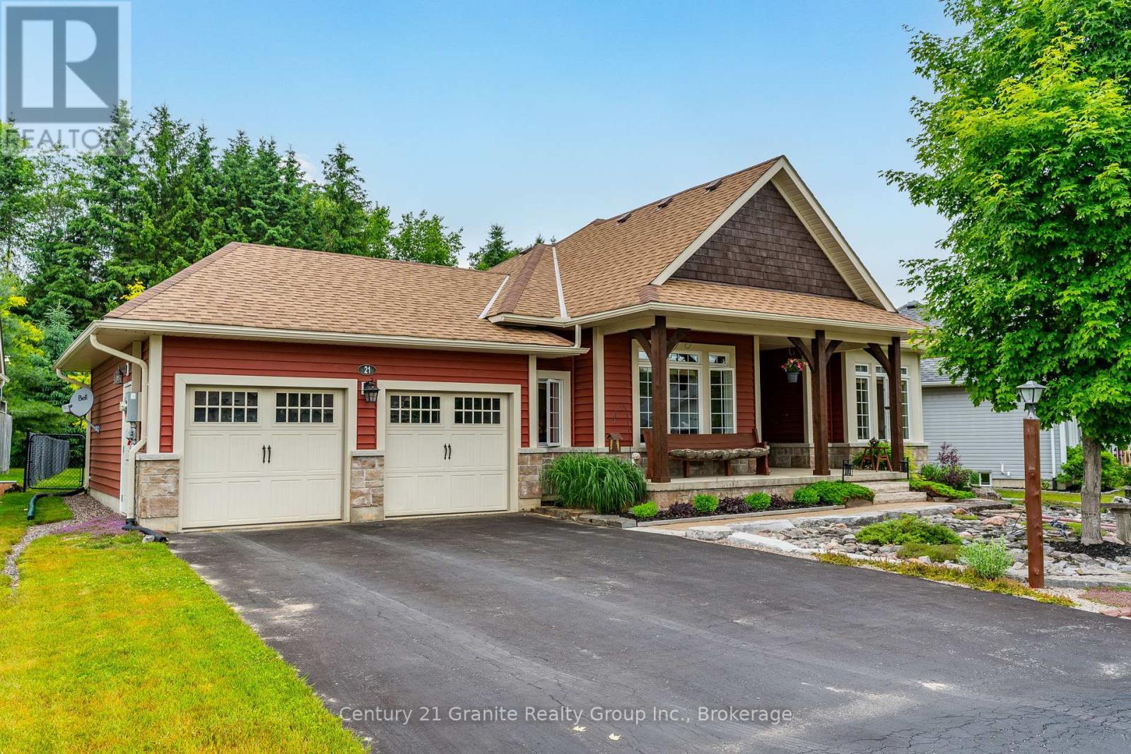 21 Windover Drive, Minden Hills, Ontario  K0M 2K0 - Photo 1 - X12246728
