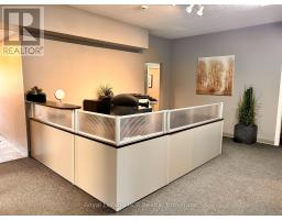 11 DURHAM STREET E, brockton, Ontario