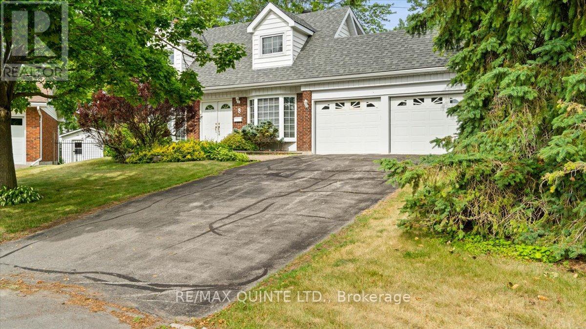Property at 8 ENID COURT image 3