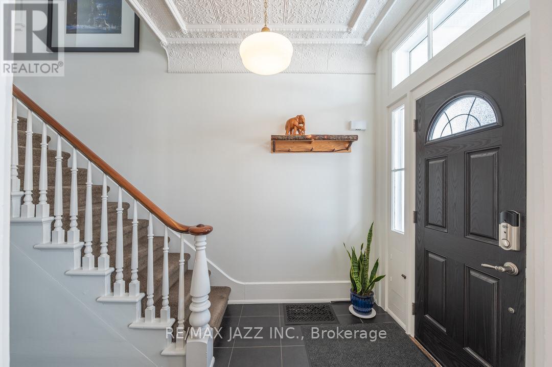 Property at 122 RICHARD STREET image 2