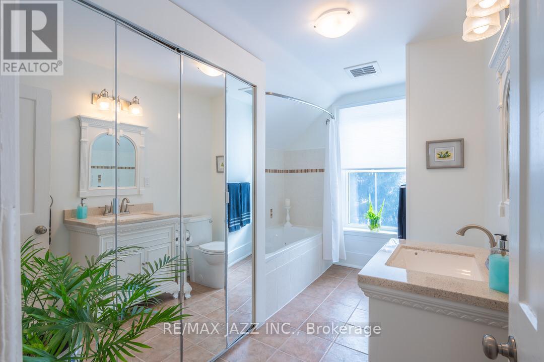 122 Richard Street, Greater Napanee, Ontario K7R 2T4 - Photo 29 - X12246892