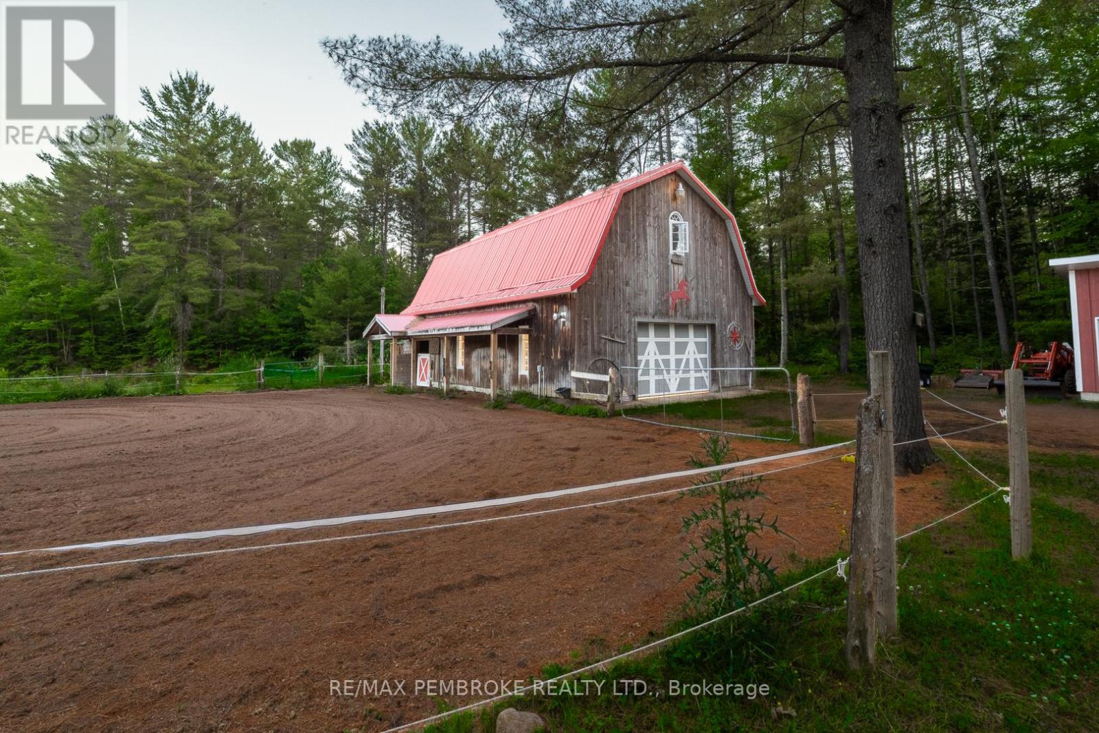 559 Black Bay Road, Petawawa, Ontario  K8H 2W8 - Photo 47 - X12238818