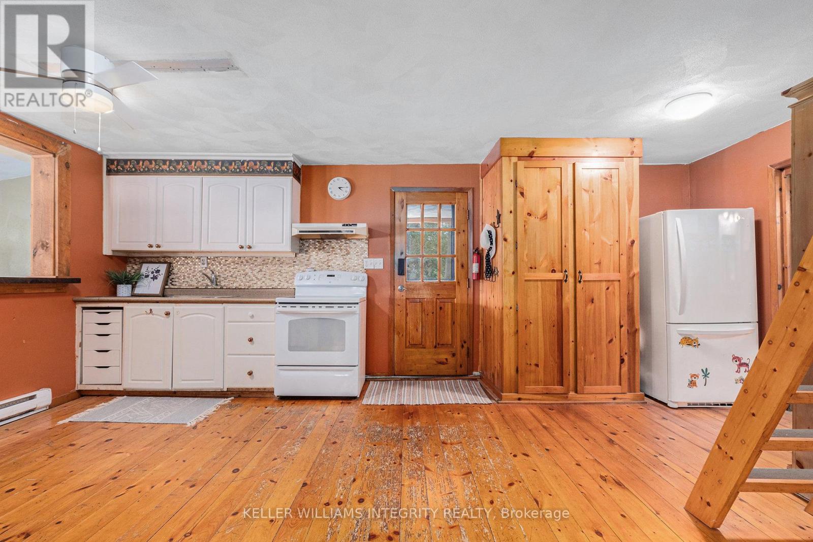 821 Hawkins Road, Tay Valley, Ontario K7H 3C9 - Photo 10 - X12246713