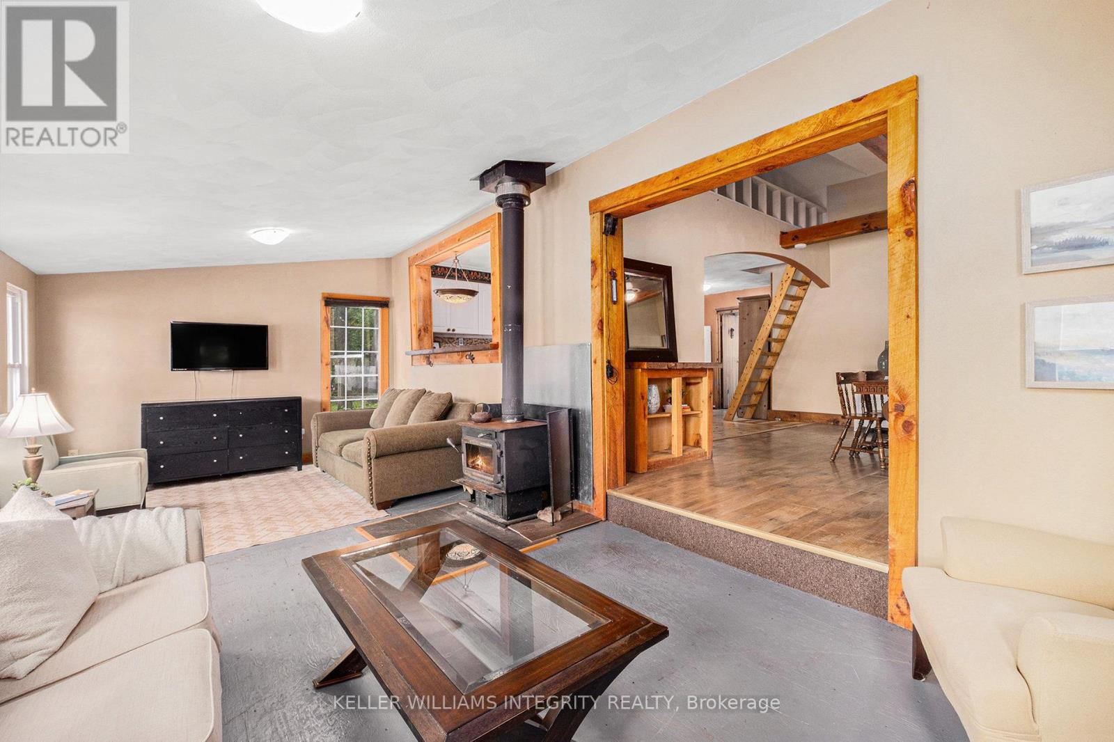 821 Hawkins Road, Tay Valley, Ontario K7H 3C9 - Photo 5 - X12246713