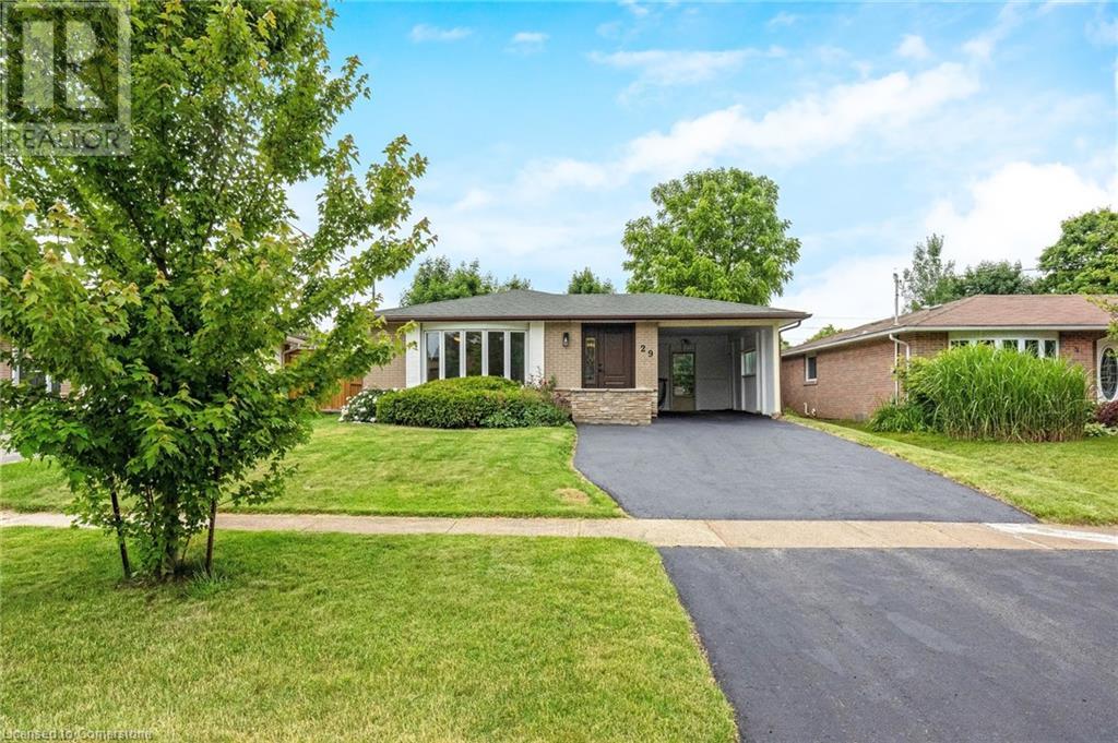Property at 29 IRWIN Crescent image 2