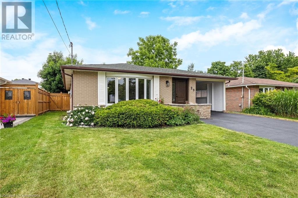 Property at 29 IRWIN Crescent image 4