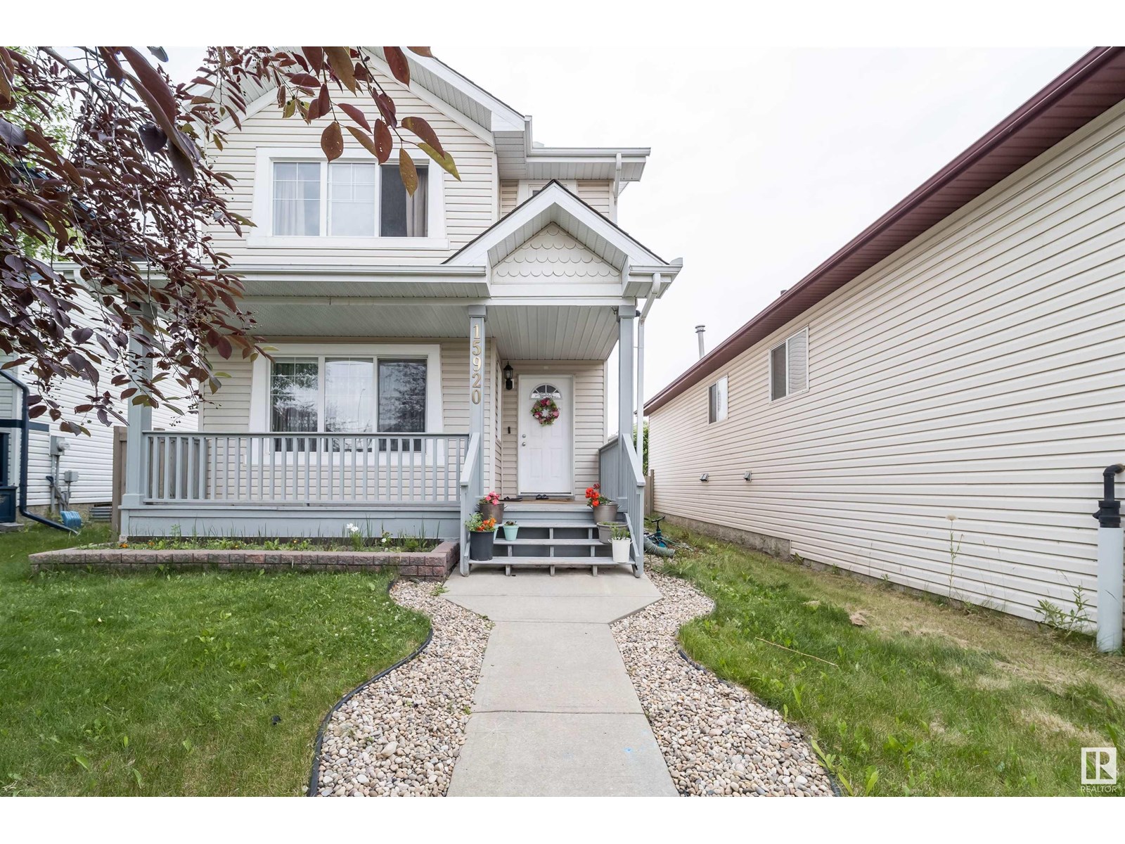 Property at 15920 38 ST NW image 2