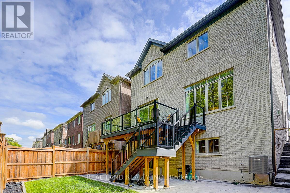 Property at 111 AUCKLAND DRIVE image 3