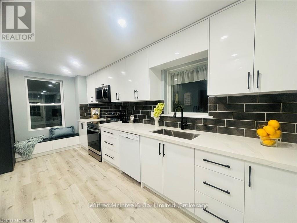 476 Hamilton Street, Huron-Kinloss, Ontario  N0G 2H0 - Photo 15 - X12218935