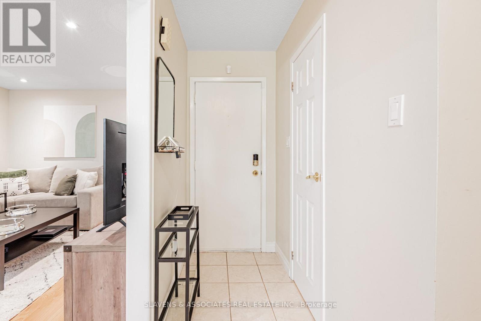 Property at 66 MABLEY CRESCENT image 3