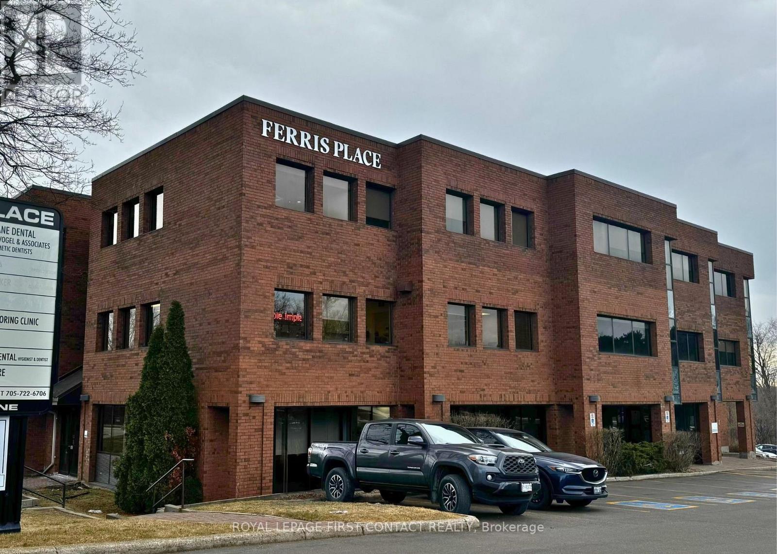 205 - 85 Ferris Lane, Barrie, Ontario  L4M 6B9 - Photo 2 - S12246727