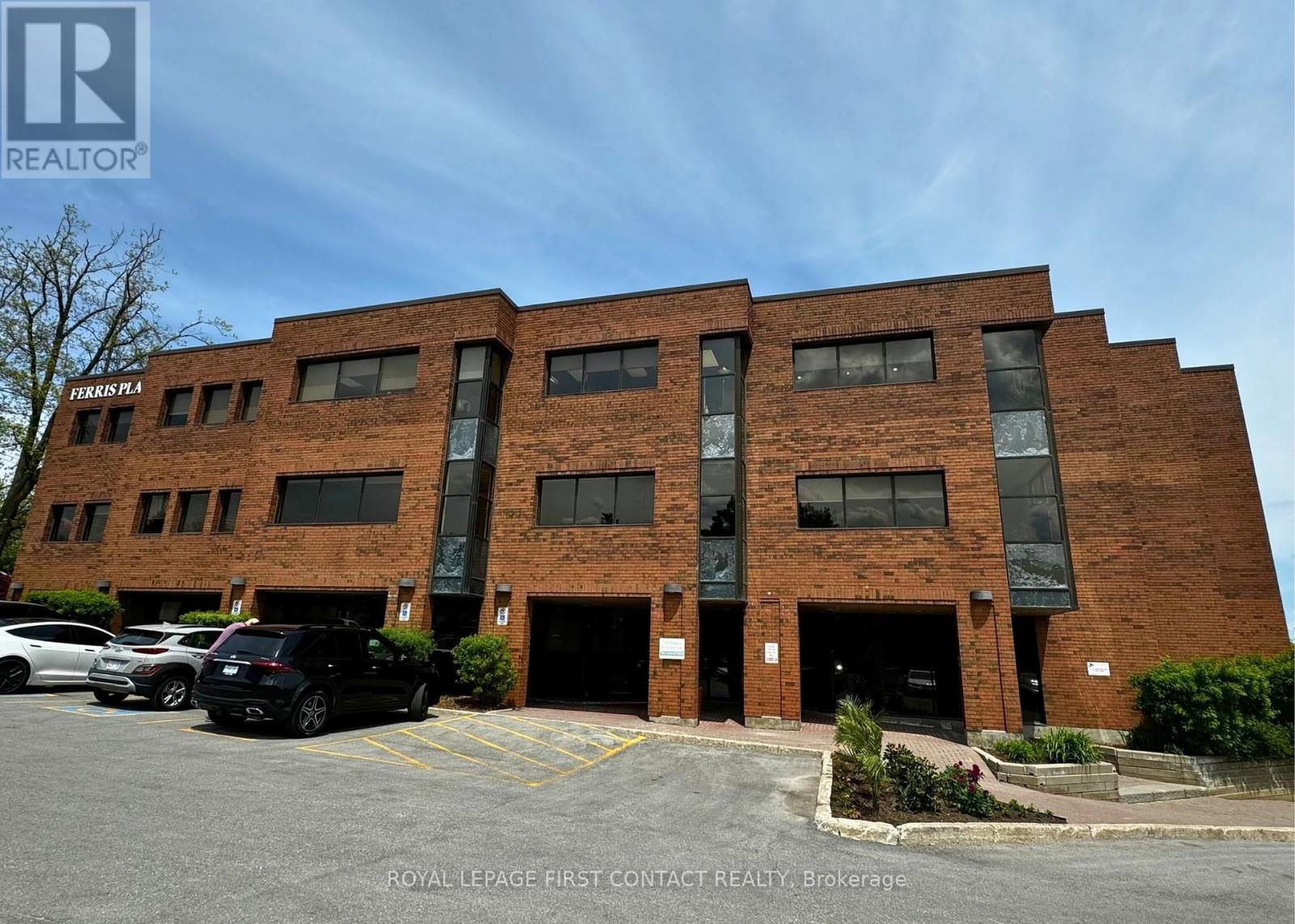 205 - 85 Ferris Lane, Barrie, Ontario  L4M 6B9 - Photo 3 - S12246727