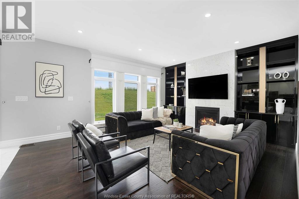 Property at 1271 CAMPANA CRESCENT image 3